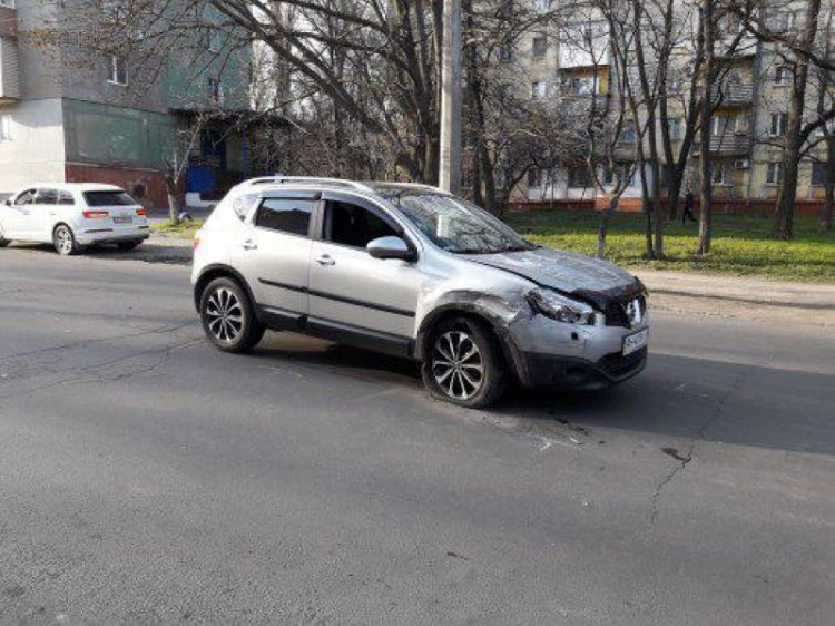 В центре Мариуполя столкнулись иномарки (ФОТО)