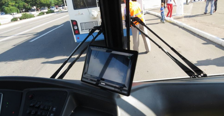 На проблемный маршрут Мариуполя вышли новейшие троллейбусы с электронной начинкой (ФОТО+ВИДЕО)
