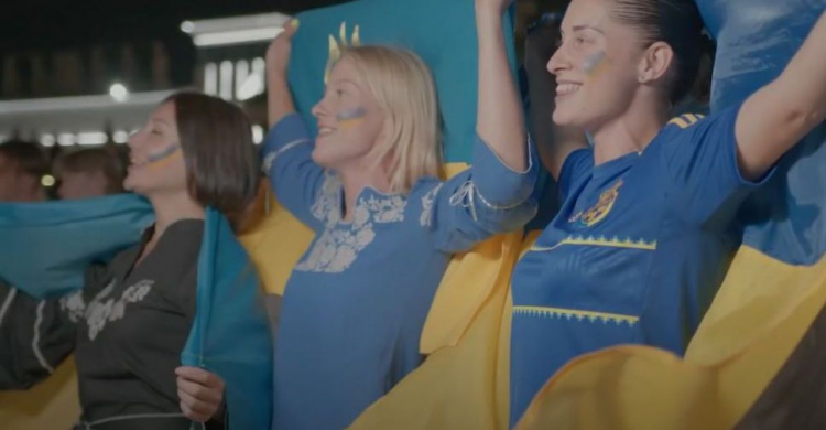 Биение сердец в унисон: в сети показали, как тысячи мариупольцев болели за сборную Украины
