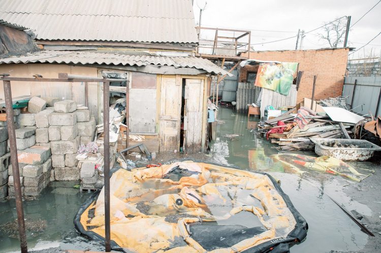 Маріуполь залишився без світла та тепла: окупанти не можуть подолати наслідки шторму