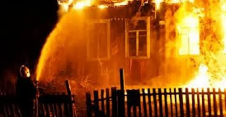 Донетчина: Формирования «ДНР» сожгли дом в Марьинке