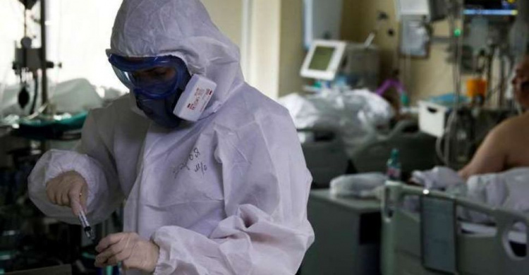 Коронавирус в Украине: за сутки заболело почти 6 тысяч человек. Более ста пациентов умерли