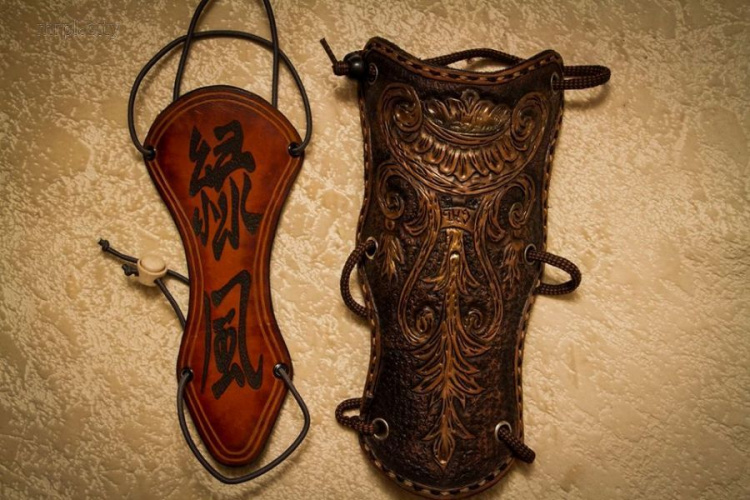 «Ковбой» из Мариуполя изготавливает кожаные диковинки с тиснением для всего мира (ФОТО)
