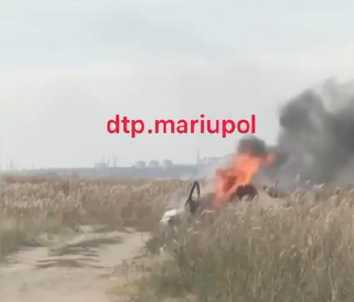 На мариупольском побережье в камышах горел автомобиль
