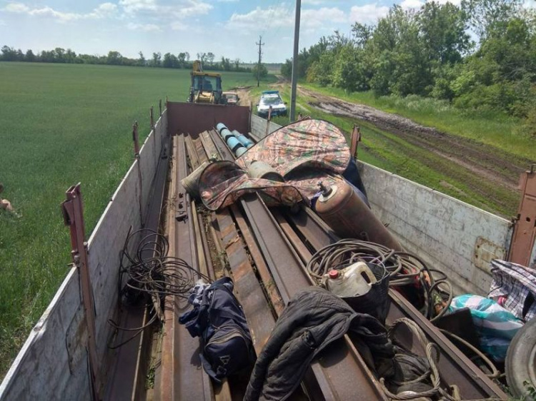 В Донбассе на металлолом пытались украсть 137 метров рельсов (ФОТО)