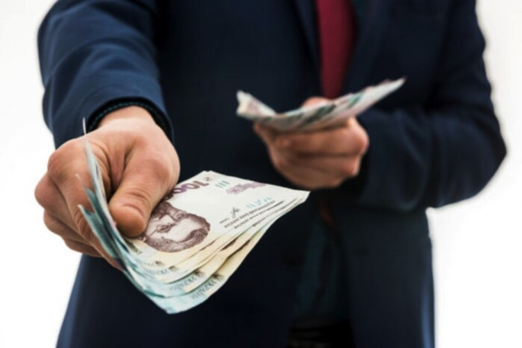 Середня зарплата українців у 2024 році зросте до майже 22 тис. грн  – прогноз Уряду