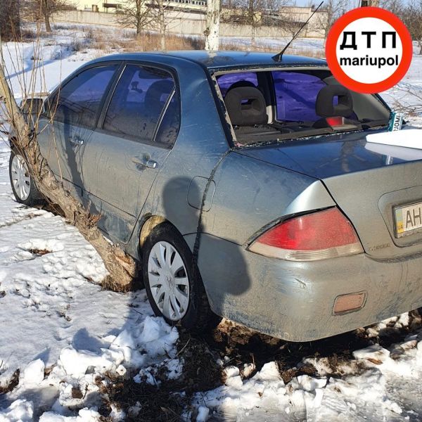 В Мариуполе водитель создал аварийную ситуацию и скрылся с места ДТП