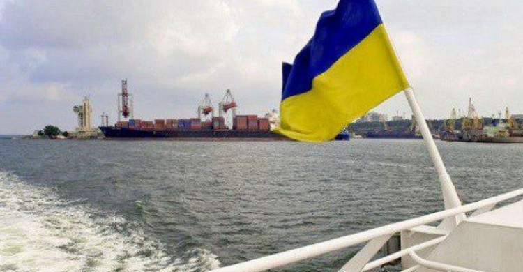 В Азовском море находится минимальное количество судов под украинским флагом