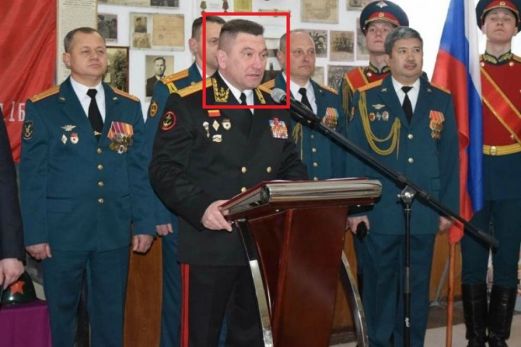За обстріл «Східного» у Маріуполі Путін роздав генеральські зірки та погони російським військовим (ФОТО+ВІДЕО)