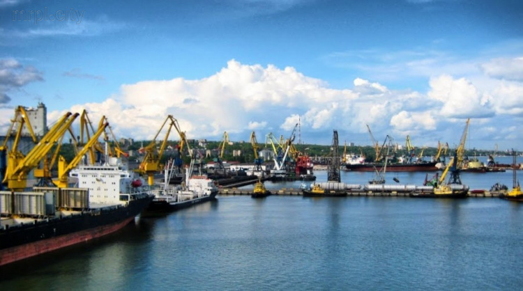 В порту Мариуполь в 2017 году пройдет реконструкция причалов