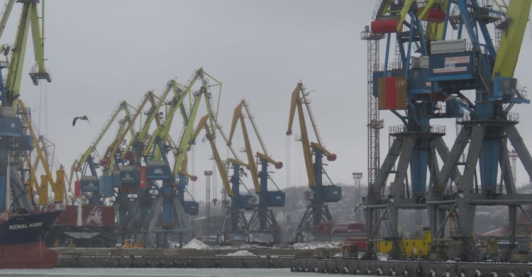 Как Мариупольский порт преодолевает проблему ж/д, Керченского моста и войны (ФОТО)