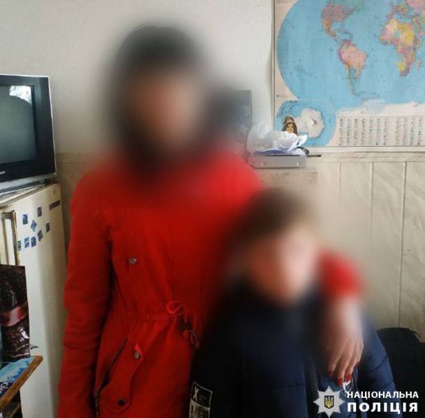 От побоев и одиночества: В Мариуполе двое детей сбежали из дома (ФОТО)