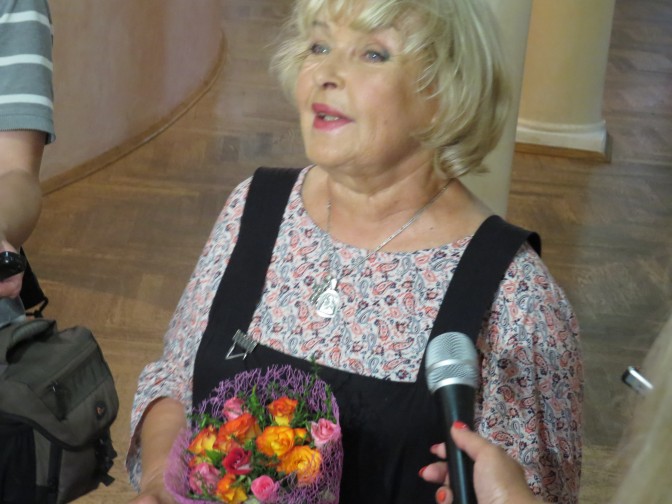 Ада Роговцева подарила мариупольцам счастье (ФОТО+ВИДЕО)