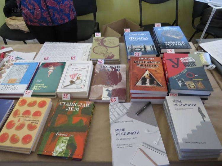 Более тридцати издательств прибыли на фестиваль в Мариуполь (ФОТО+ВИДЕО)