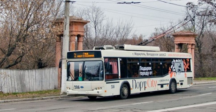 Мариупольский троллейбус № 2 «подстраивается» под пассажиров