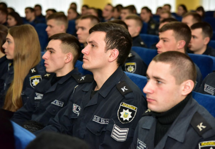На стажировку в полицию Донецкой области прибыли 145 курсантов