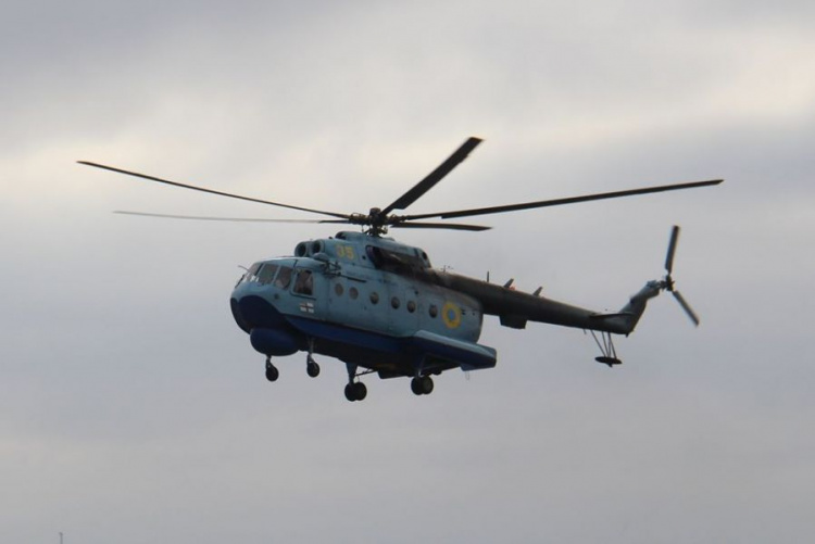От берегов Мариуполя морская авиация отогнала корабль РФ (ФОТО)