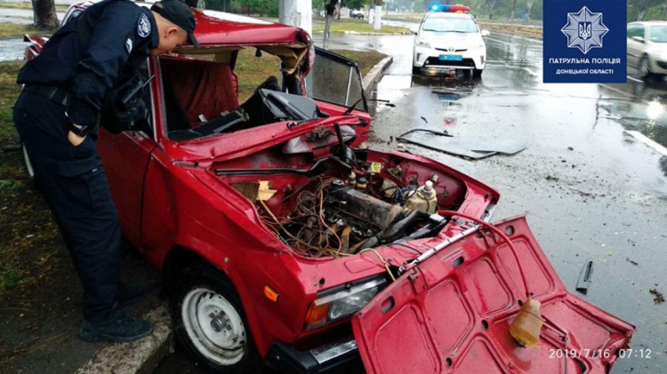 «День жестянщика»: В Мариуполе четыре автомобиля и автобус попали в ДТП (ФОТО)