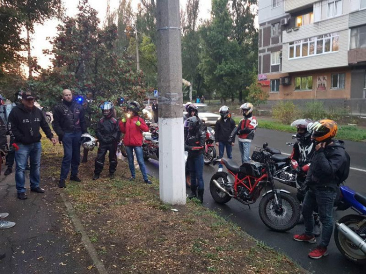 В Мариуполе почтили память погибших мотоциклистов (ФОТО)