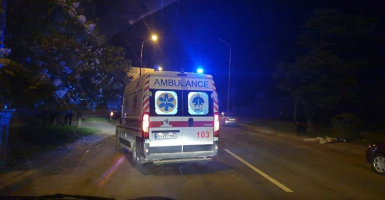 Ночная стрельба на мариупольском побережье: увезли двух пострадавших (ДОПОЛНЕНО)