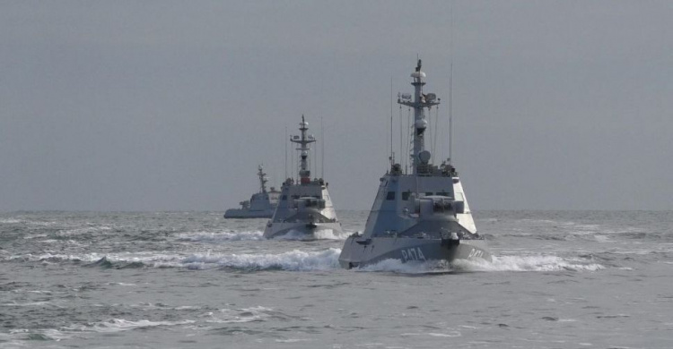 В Украине могут ввести военное положение из-за нападения в Азовском море?