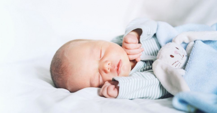 В Мариуполе начался прием заявок на «е-Малятко»: родители новорожденных могут получать десять услуг в одной