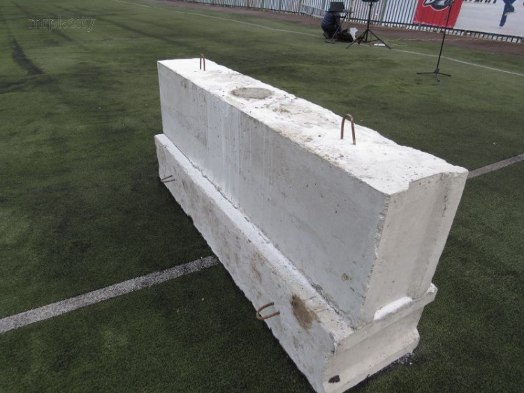 В плиту фундамента ледовой арены «Мариуполь» заложена символическая капсула (ФОТО)