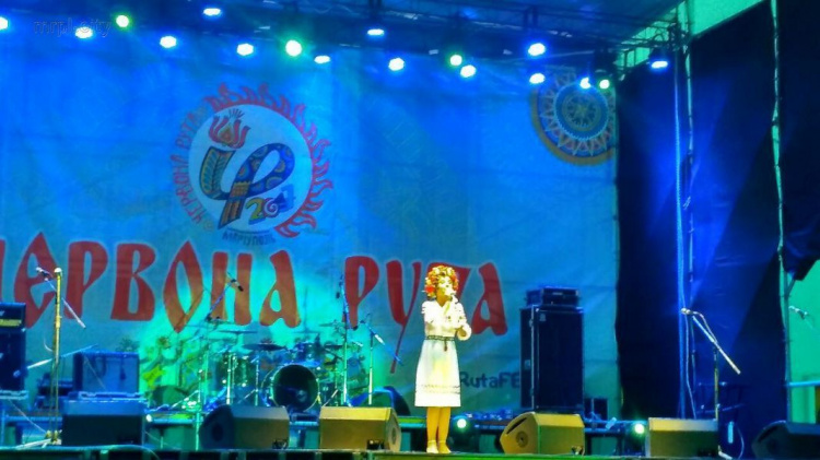 В Мариуполе открыт всеукраинский фестиваль «Червона рута» (ФОТО+ВИДЕО)