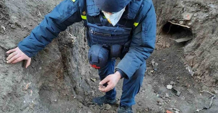 В частном секторе Мариуполя нашли противотанковую мину