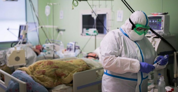 Коронавирусом в Украине заболели уже более 108 тысяч человек