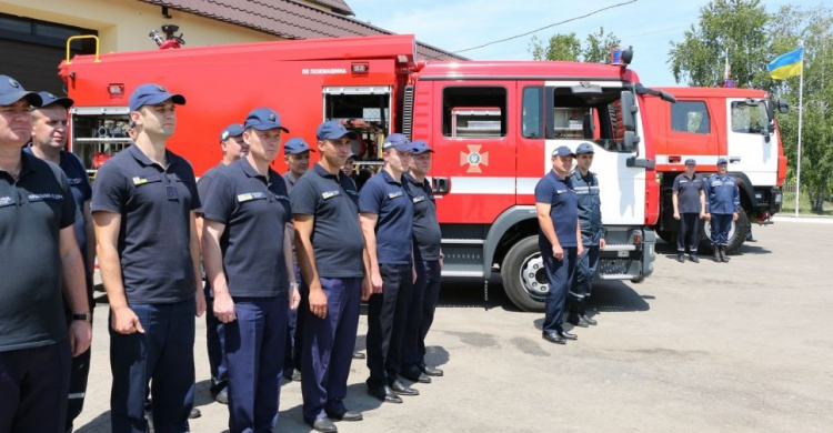 Спасатели Мариуполя оценили новую технику и оборудование (ФОТО) 