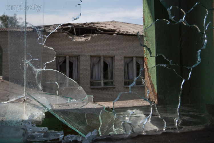Разрушенные в Красногоровке школу и больницу восстановят за счет местного бюджета, жилье - из резервного фонда