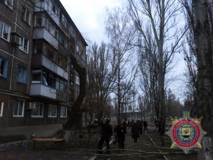 Восемь домов повреждены в Авдеевке во время обстрела (ФОТО)