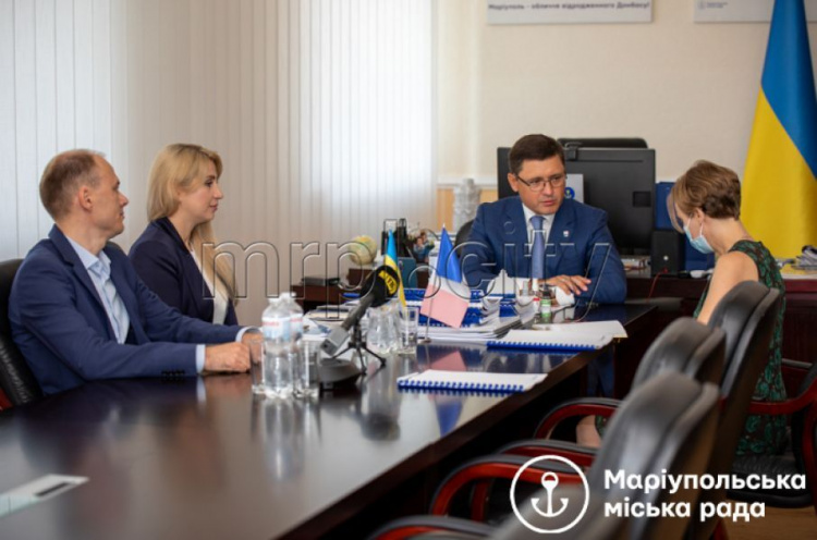 Вадим Бойченко обсудил вектор развития Мариуполя с первым секретарем посольства Франции в Украине