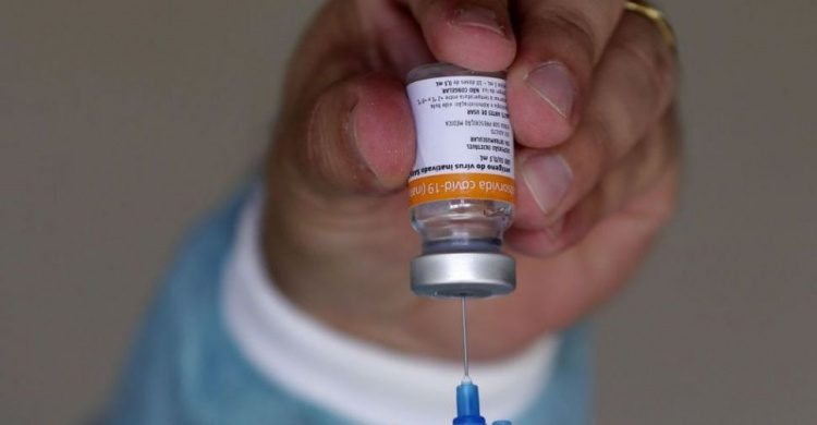 В Украину прибыла партия новой вакцины от коронавируса: что известно о препарате из Китая?