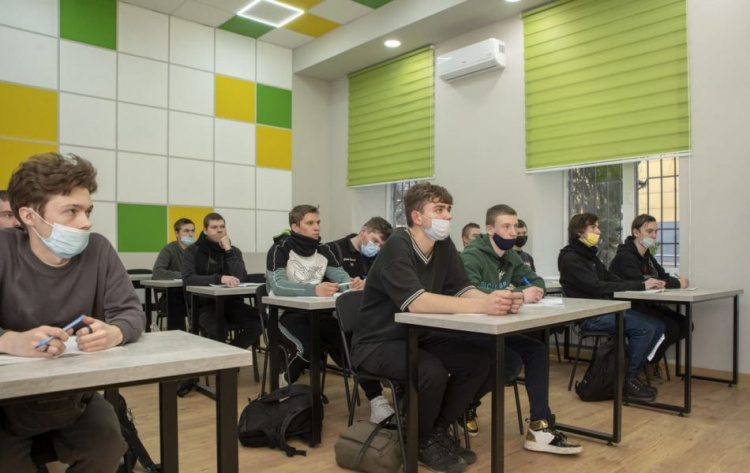 В Мариуполе создают комфортные условия для учебы студентов заведений профтехобразования