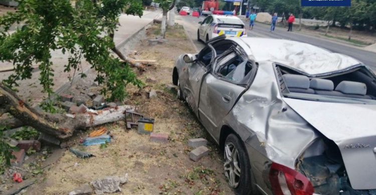 «День жестянщика»: В Мариуполе четыре автомобиля и автобус попали в ДТП (ФОТО)