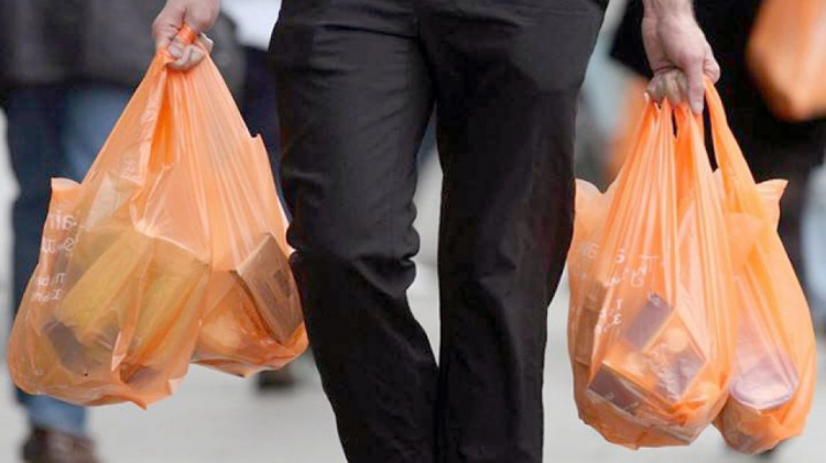 Пластиковые пакеты в Мариуполе могут оказаться вне закона