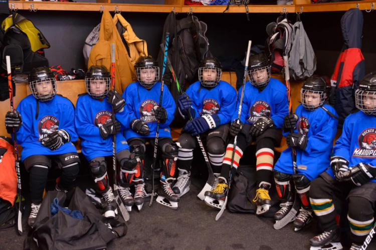 Юные хоккеисты Мариуполя сыграли по шведской системе