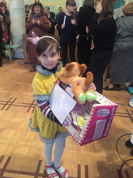 Олени Святого Николая доставили более 1,5 тыс. подарков детям Донбасса (ФОТО)