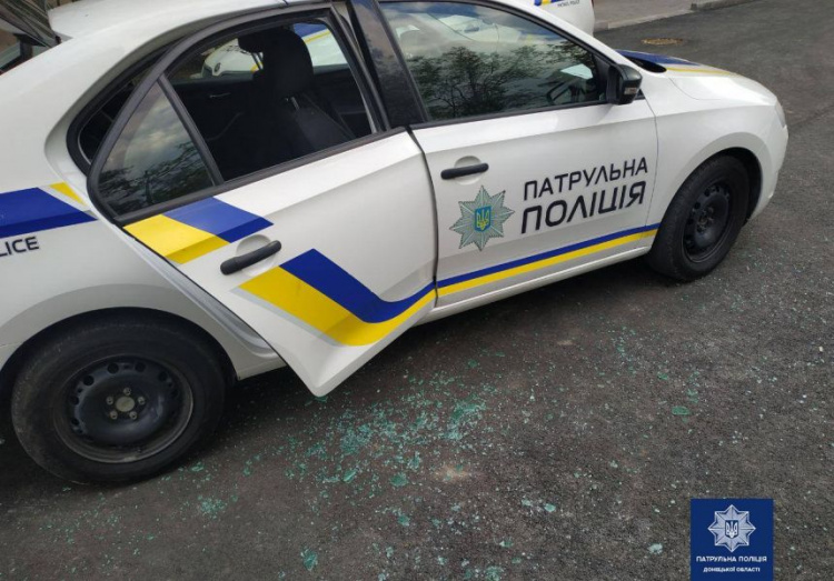 Покусала полицейского и разбила служебное авто: 26-летняя мариупольчанка пойдет под суд