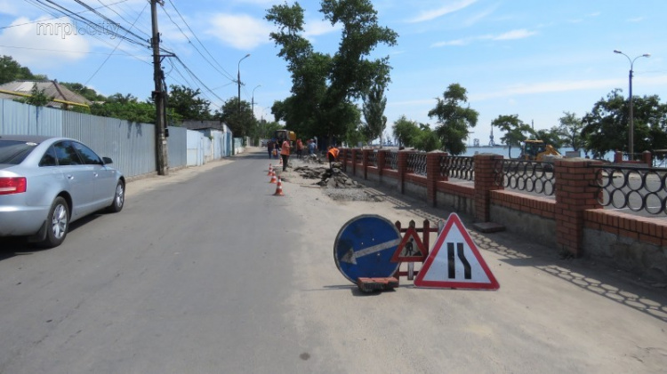В Мариуполе, благодаря музыкальному фестивалю, отремонтировали дорогу к пляжу (ФОТО)