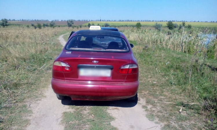 В Мариуполе двое пассажиров пытались убить водителя такси (ФОТО)