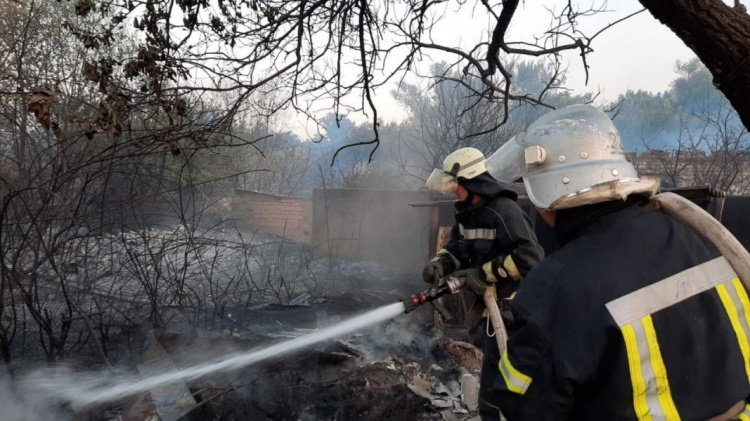 Уничтожено село, есть пострадавшие: пожары в Украине тушат третьи сутки