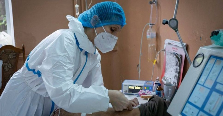 Донетчина – среди «антилидеров» по числу заболевших COVID-19 в Украине. Болеют медики и дети