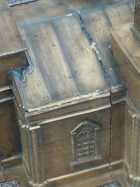 В Мариуполе макет храма Марии Магдалины «трещит по швам» (ФОТО)