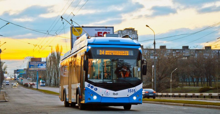 В Мариуполе троллейбусы изменят движение из-за ремонта дороги