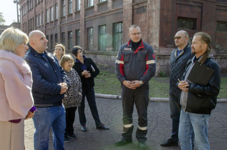 Метинвест обсудил с коллективом школы №20 локации озеленения: идет разработка проекта (ФОТО)