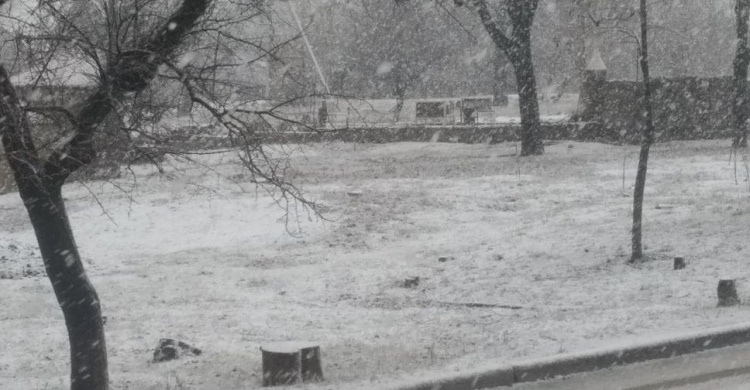 Дождались: в Мариуполе – мокрый снег, по Украине – метели (ФОТО+ВИДЕО)