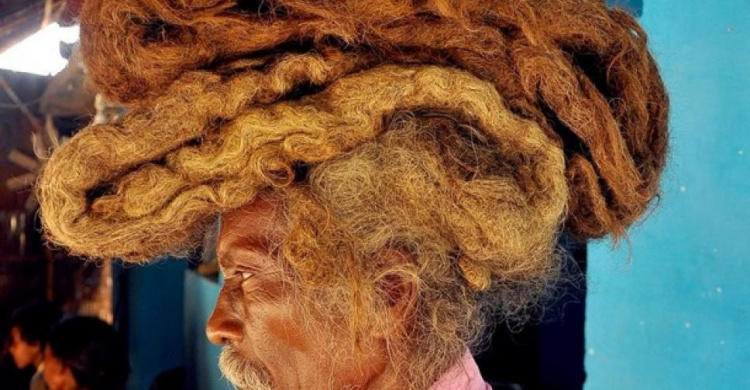 Житель Индии 40 лет не стриг и не мыл волосы (ФОТО)